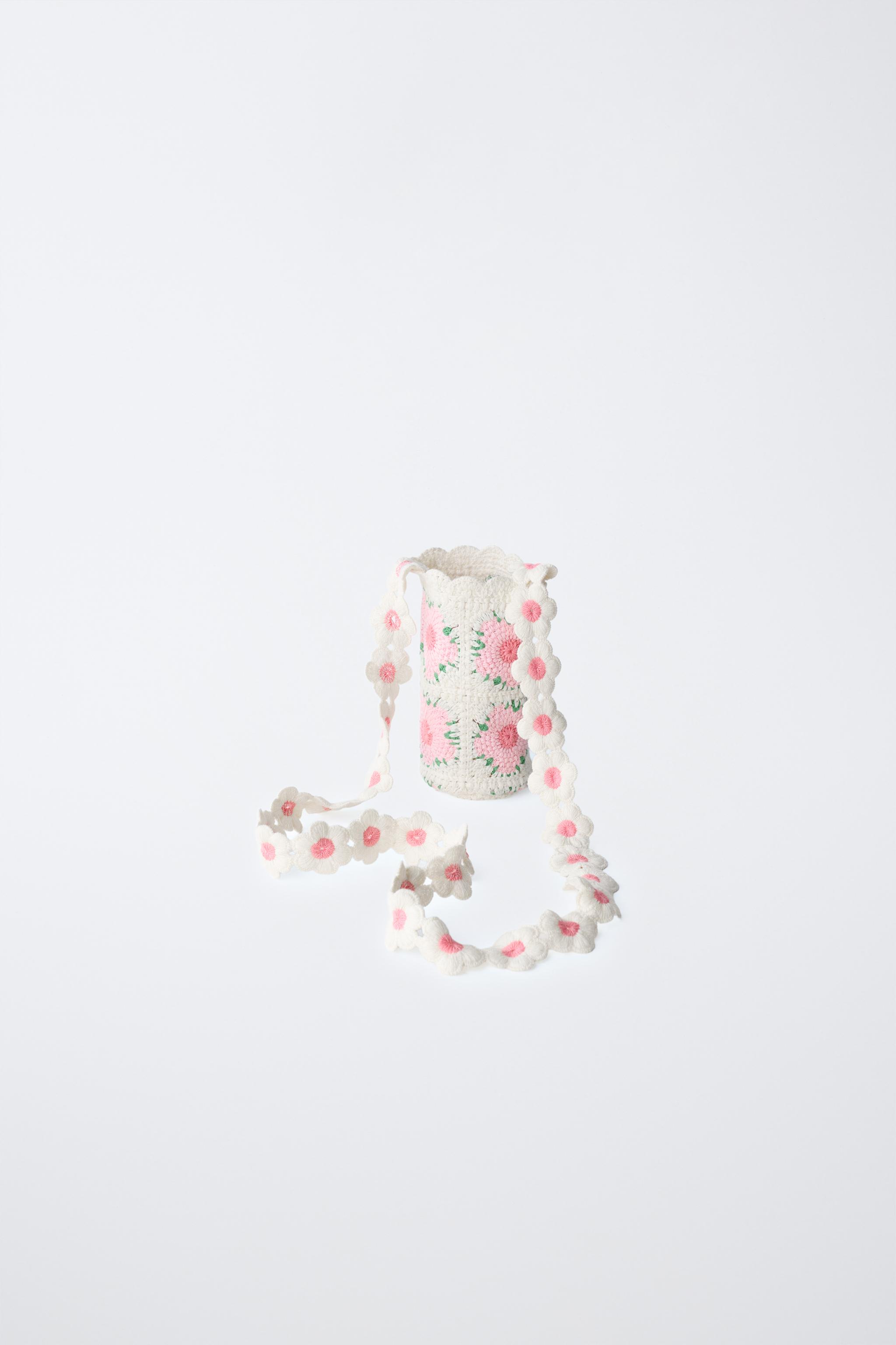 CROCHET FLOWER BOTTLE HOLDER